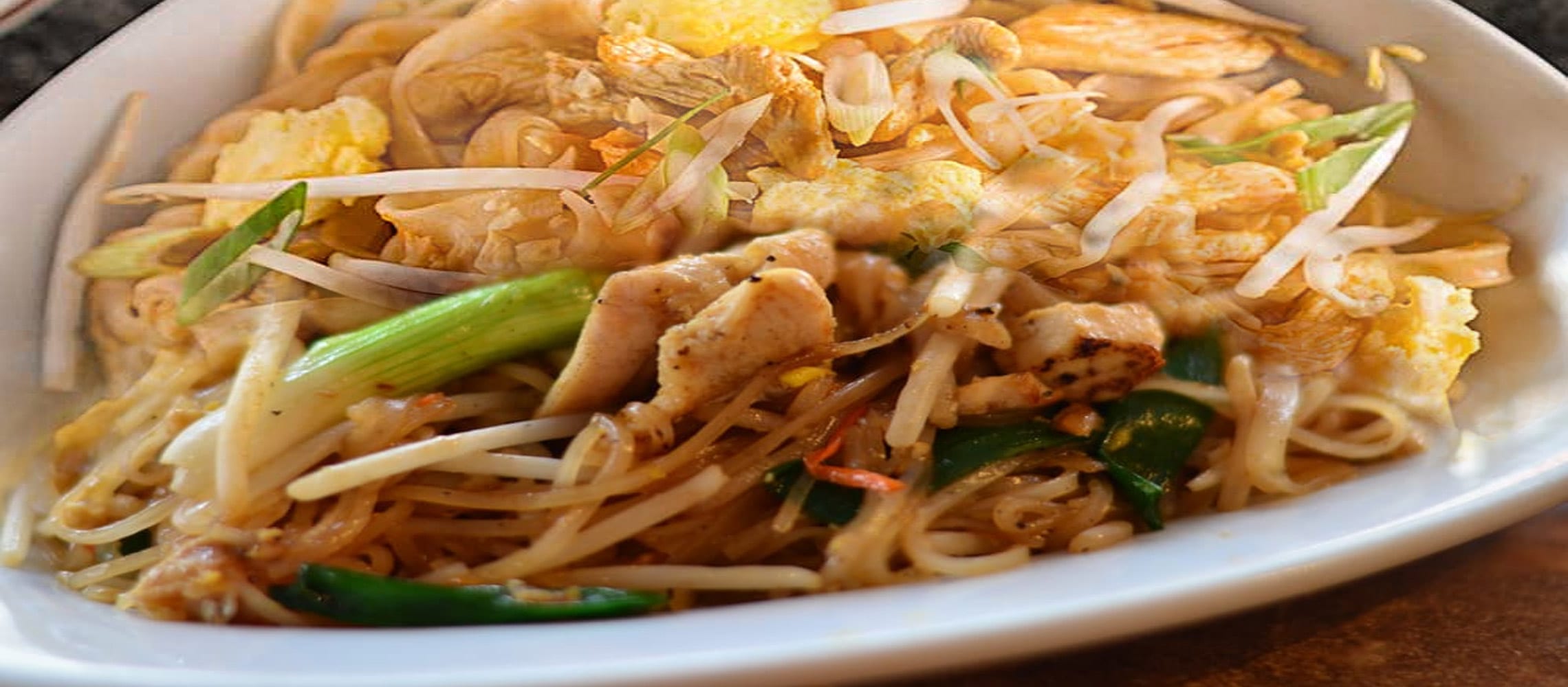 National-Dish-of-Thailand-Pad-Thai